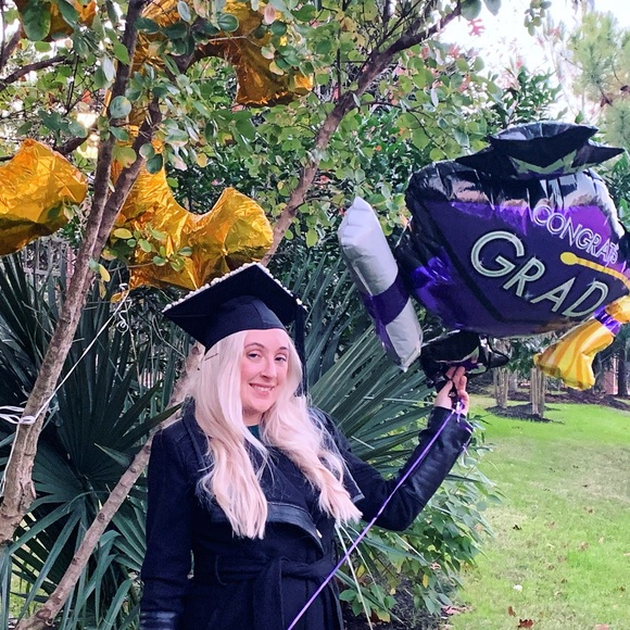 Meet your Posher, Lara - Picture 1 of 7